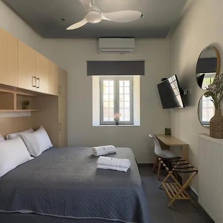 Serendipity Living Petite Katsounion