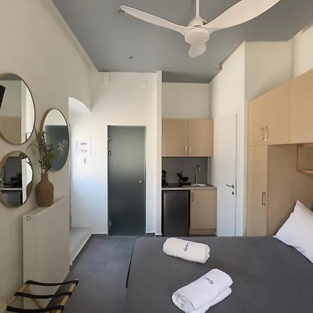 Serendipity Living Petite *